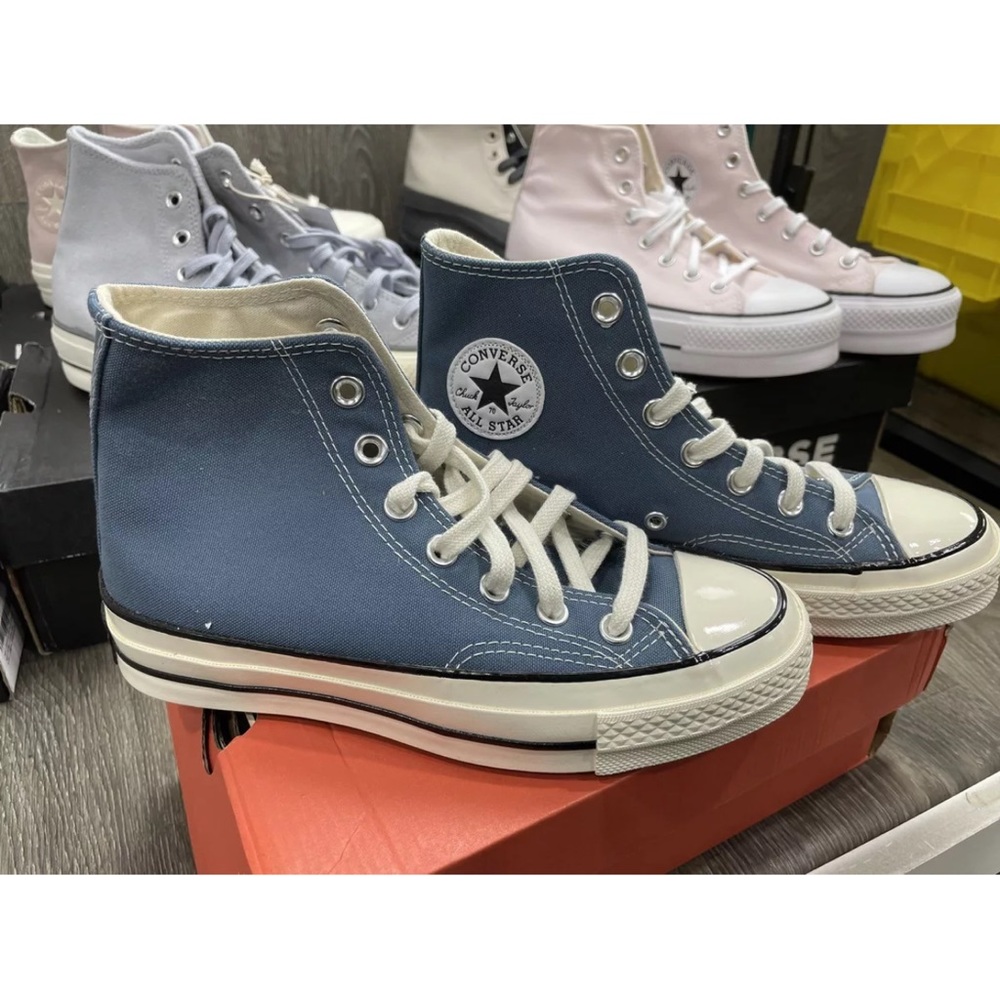 Brand new Converse sneakers🌺👟🥰❤️